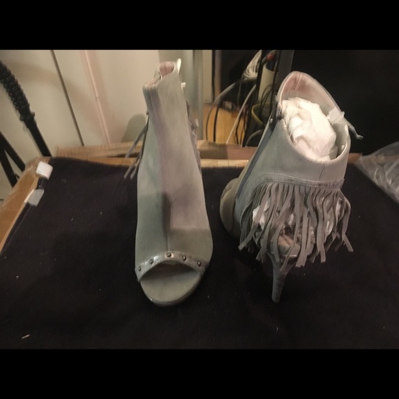 Open toe tassel booties - Picture 2 of 2